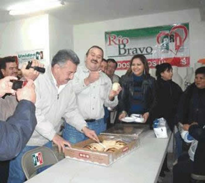 Presidente del PRI, compartió la “Rosca de Reyes”